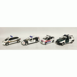 Police set of 4 magazines with metal models in scale 1:43 (Renault Scenic RX4 Spanish Policia Nacional Spain, Volvo V70 Wagon Helisnki Polis Finland, Mercedes 140A Class Amsterdam Politie Holland, Mercedes ML320 Guardia Civil Spain) 