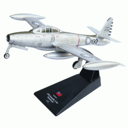 F-84 Thunderjet die-cast Model 1:72 